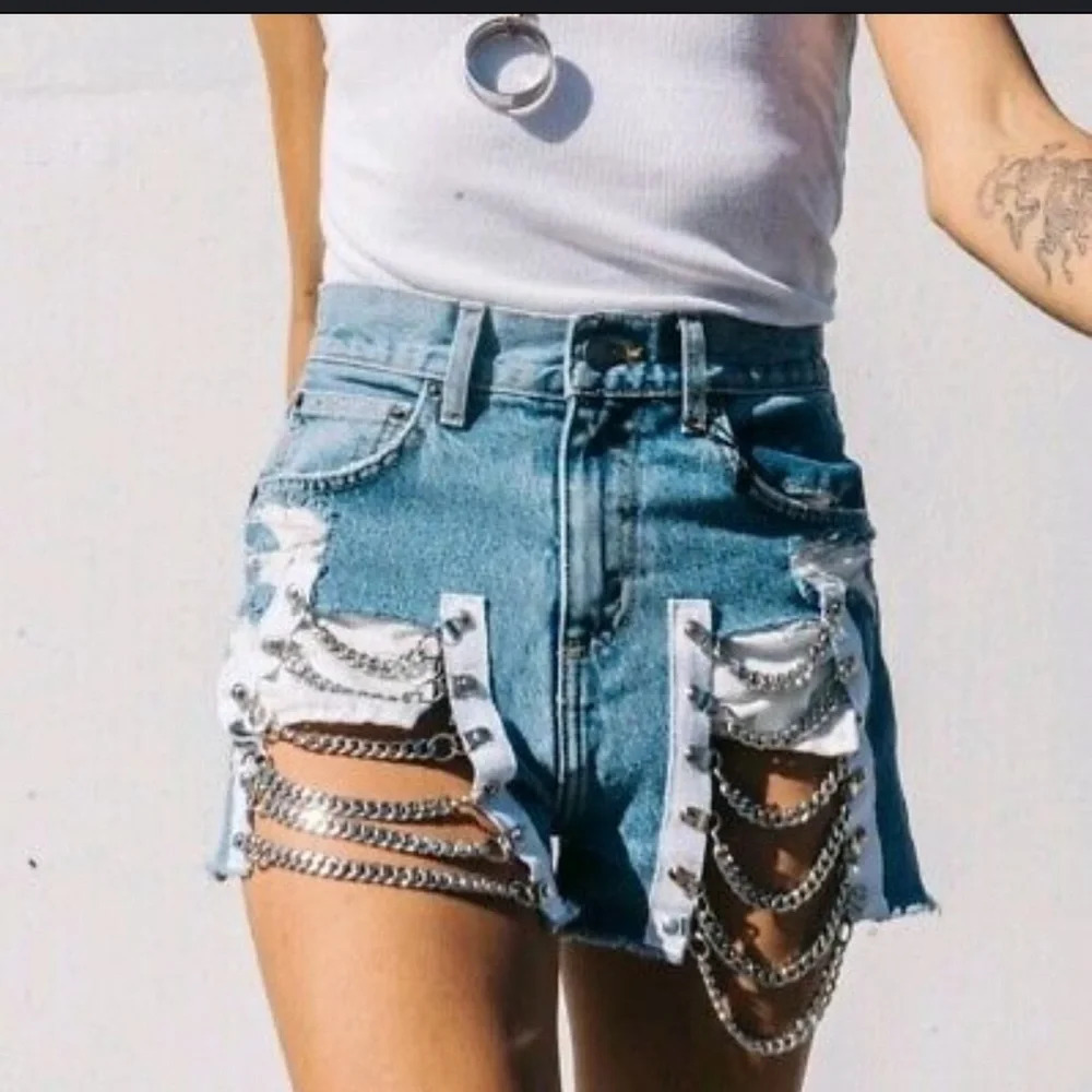 Carmar Los Angeles Denim Distressed High Waisted Chain Shorts Size 25